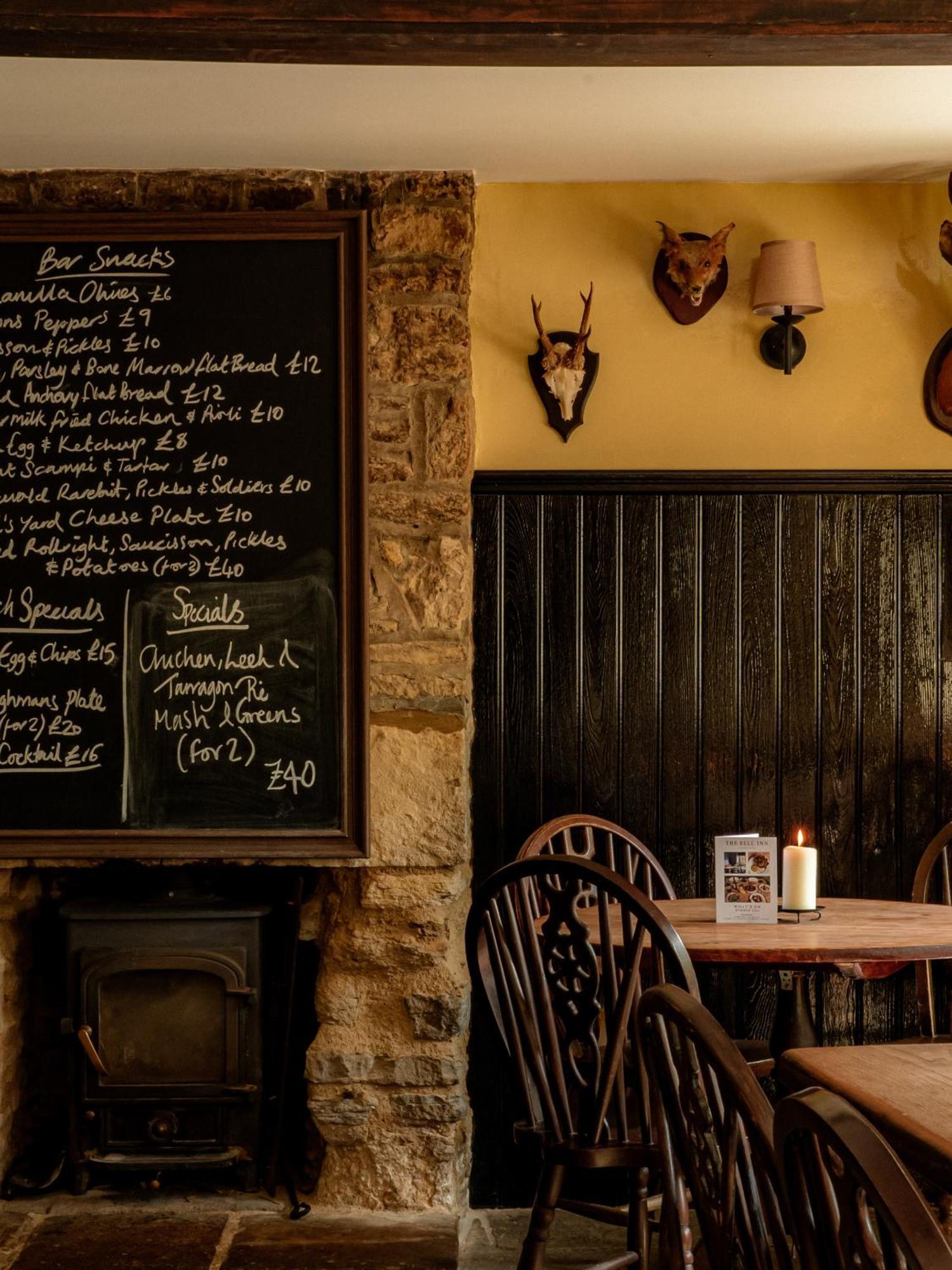 The Bell Inn Lechlade Bagian luar foto