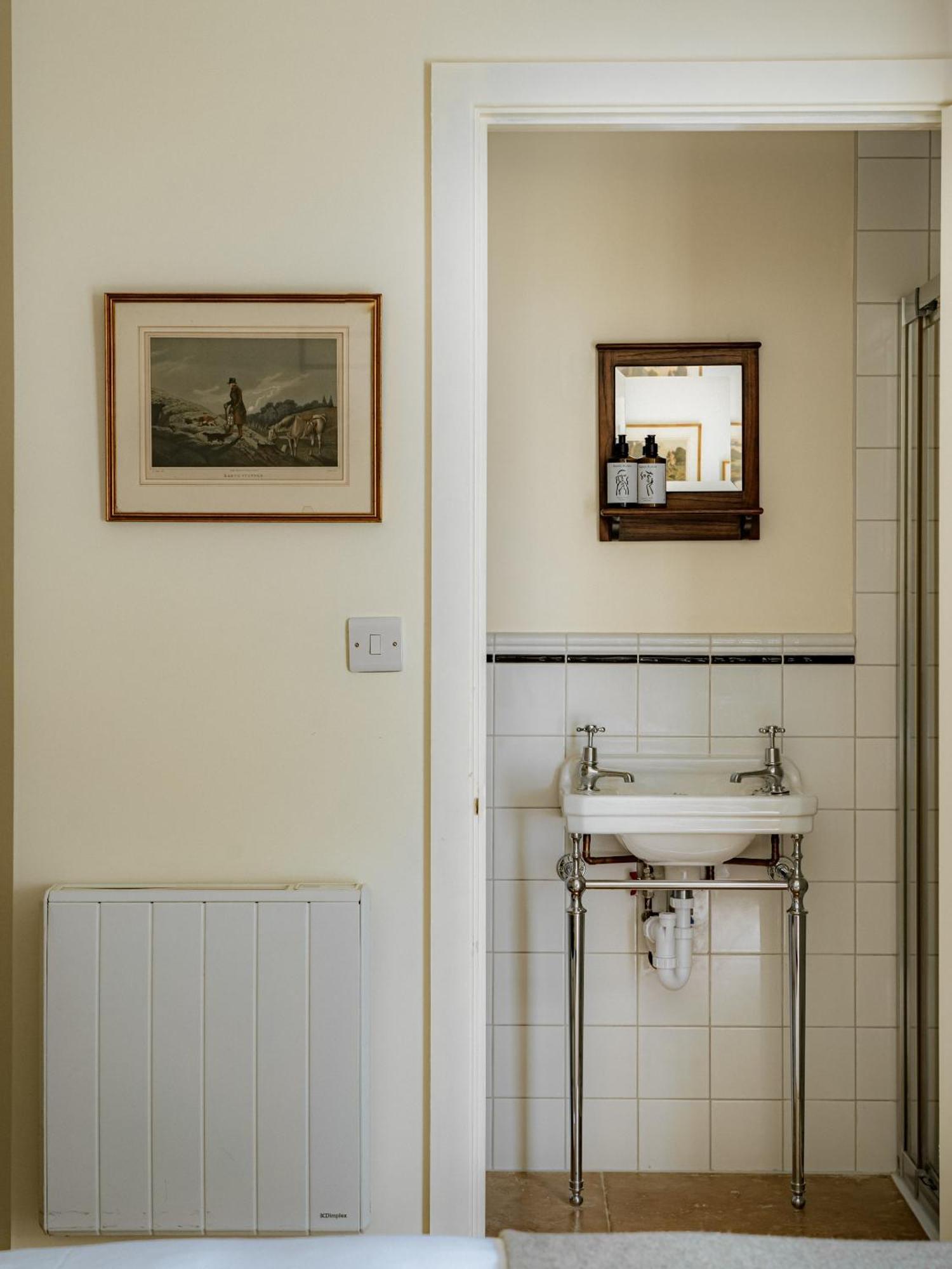 The Bell Inn Lechlade Bagian luar foto